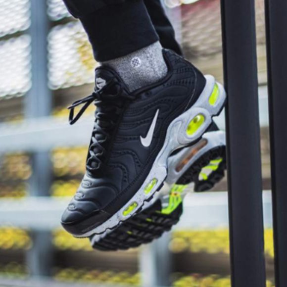 air max plus premium black